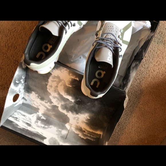 Shoes - Picture 5 of 9